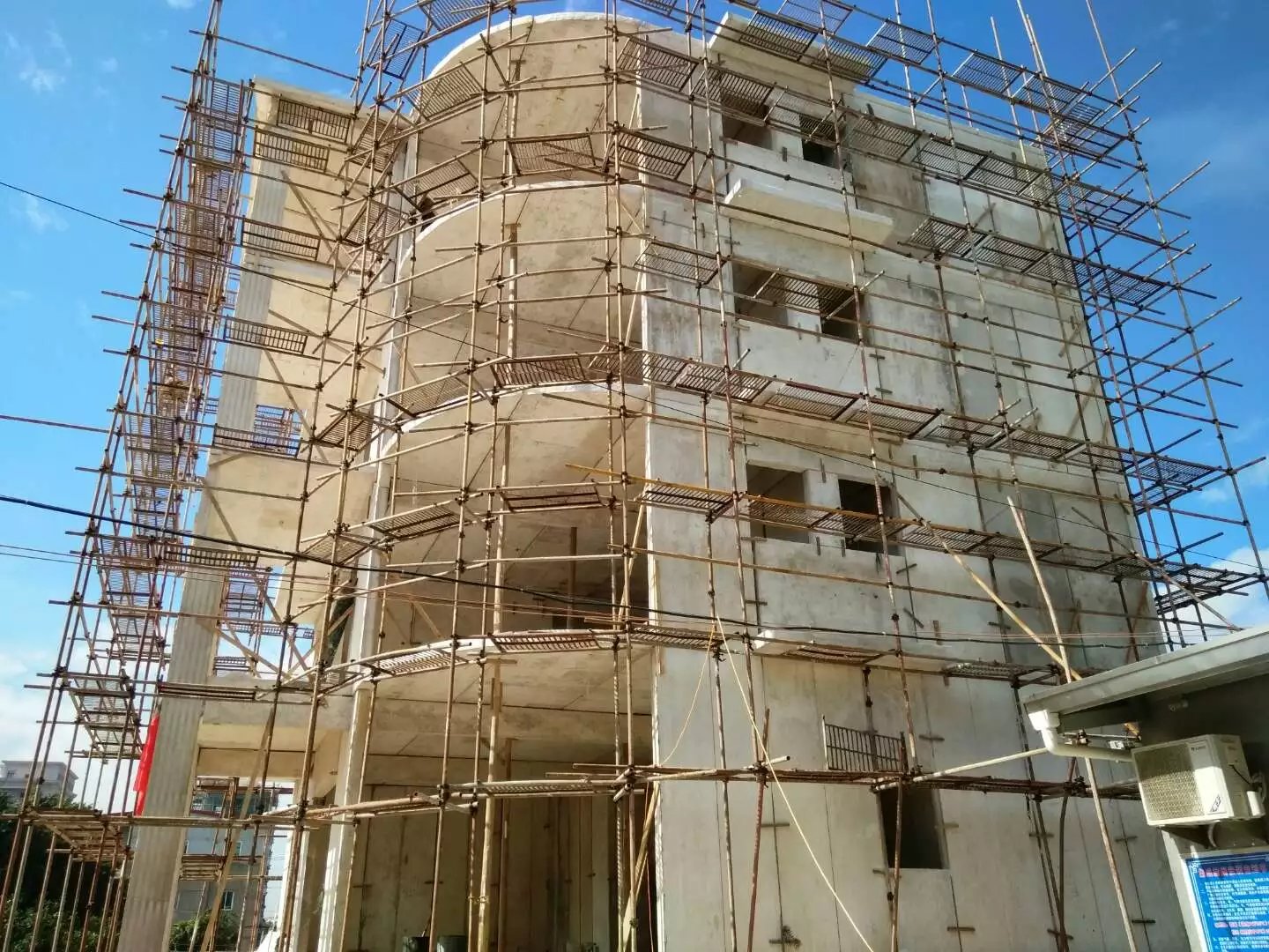 定州星河绿色环保装配式建材在福建修建的五层别墅建筑